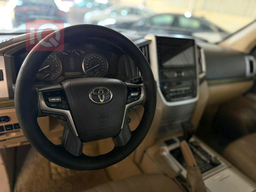 تويوتا لاندكروزر